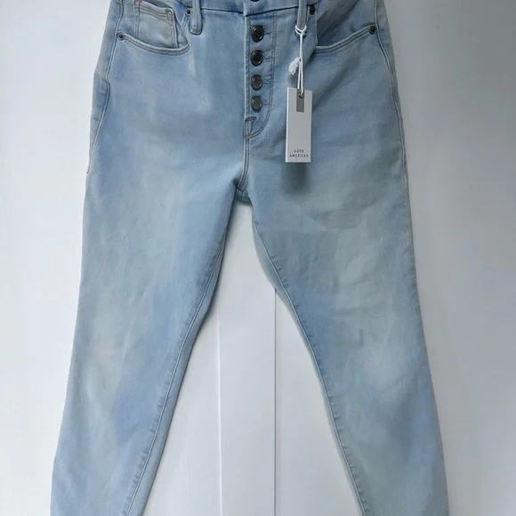 NWT Good American Good Legs Crop Light Wash Jeans Size 8/29 - Picture 2 of 6